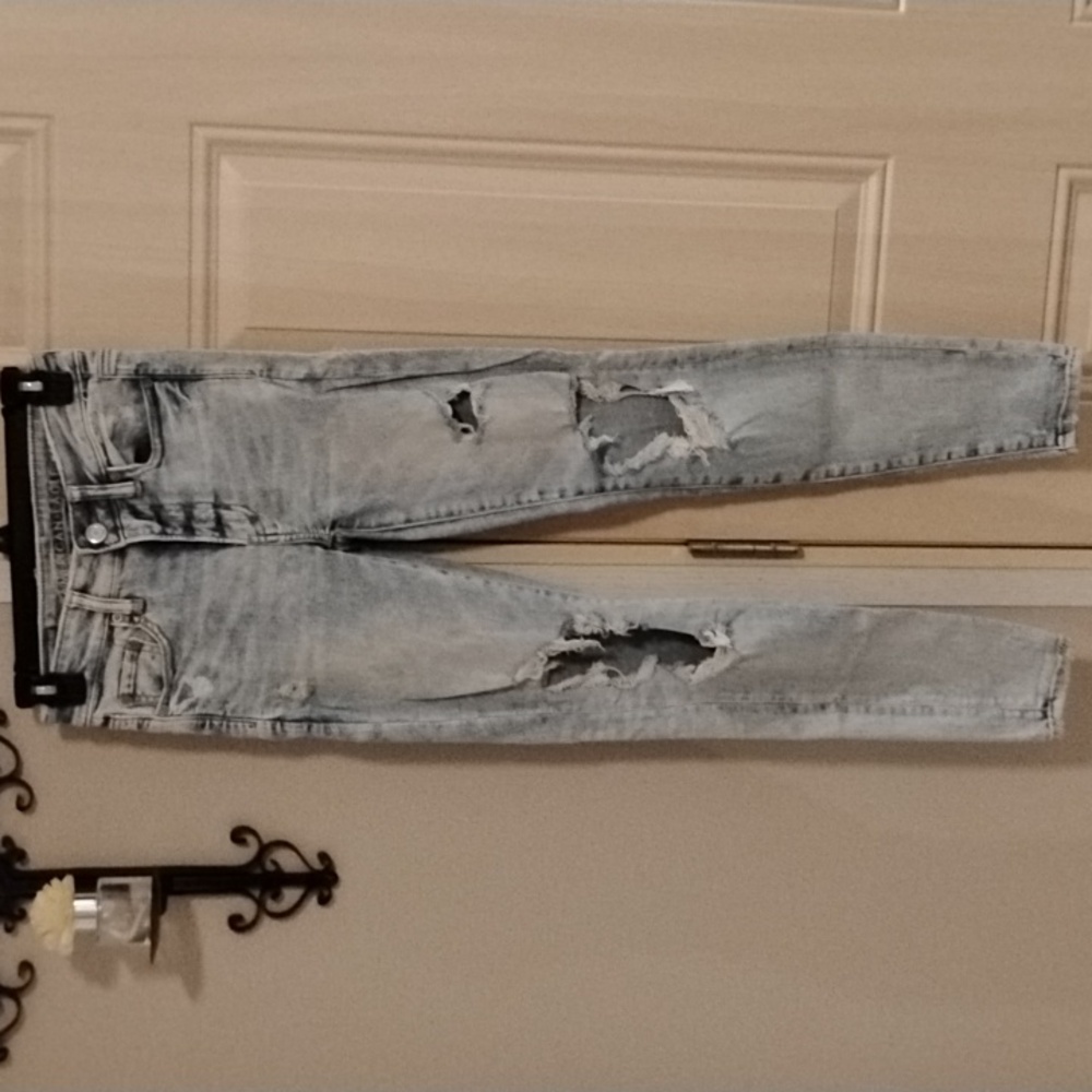American Eagle Next Level Stretch Light Wash Distressed Skinny Jeans 2 Reg